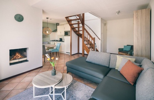 Ruigenhoek House | Cozy Semi-Detached Holiday Home Steps from the Beach
