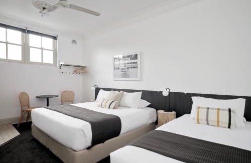 Pyrmont Hotel | Welcoming Dunkirk Hotel Pyrmont: Family-Friendly Retreat