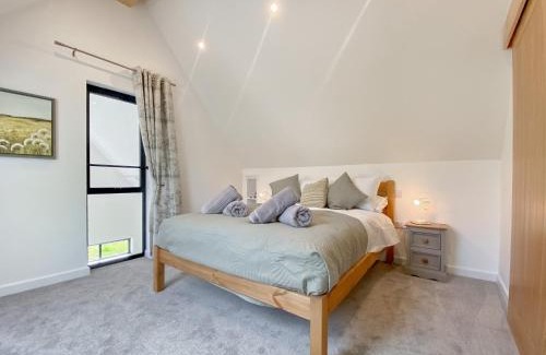 Farley House | Family-Friendly Retreat at Dunley Barn for Memorable Stays