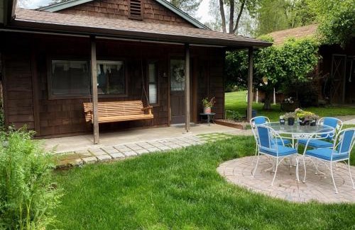 Grants Pass Apartment | Discover DunMovin’ Oregon: Oceanfront Retreat for Everyone