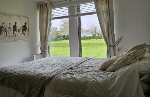 Dunmow House | Exceptional 1-Bed Cabin in Dunmow - Guest Rated 9.5/10