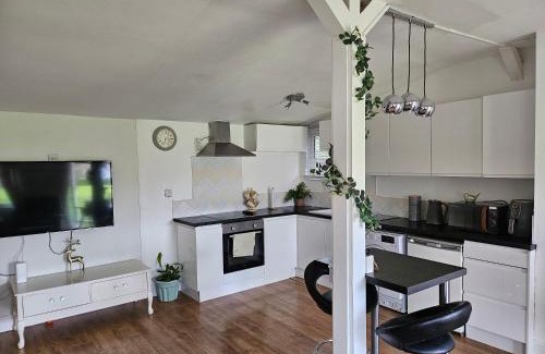 Dunmow House | Exceptional 1-Bed Cabin in Dunmow - Guest Rated 9.5/10