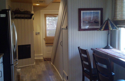 Maple City Apartment | Delightful Dunneden Carriage House with Ocean View & Pool