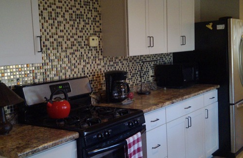 Maple City Apartment | Delightful Dunneden Carriage House with Ocean View & Pool