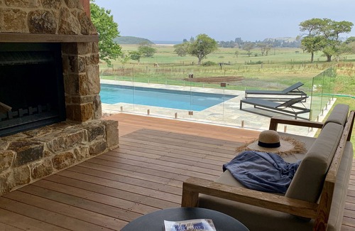 Gerringong House | Top-Rated Dunoon Farmhouse - Oceanfront Bliss in Gerringong