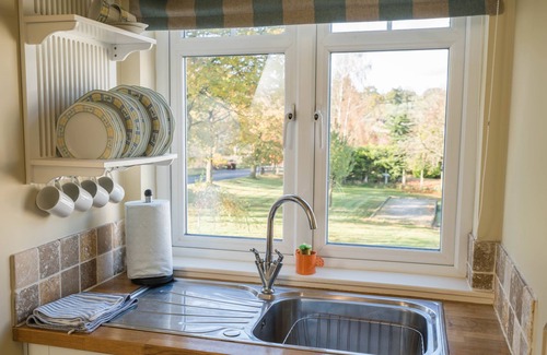 Fintry Apartment | Guest Favorite: Dunroamin Apartment with Family-Friendly Amenities