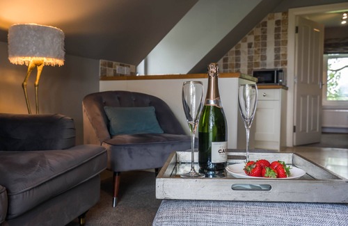 Fintry Apartment | Guest Favorite: Dunroamin Apartment with Family-Friendly Amenities