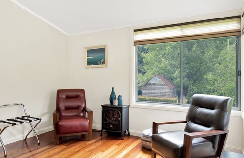 Beaumont House | Unforgettable Dunrose Cottage with Breathtaking Mountain Views