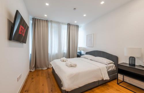 Carrobbio Apartment | Duomo Area Luxury Design & Netflix Mood