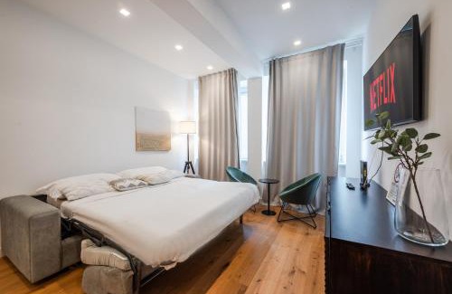 Carrobbio Apartment | Duomo Area Luxury Design & Netflix Mood