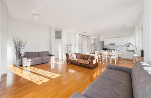 Carrobbio Apartment | Experience Duomo Dietro l'Angolo - Family-Friendly Getaway