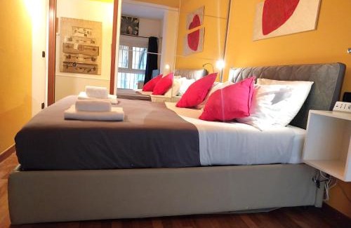 Tricolore Apartment | Discover Duomo Home: Family-Friendly with Breakfast Included