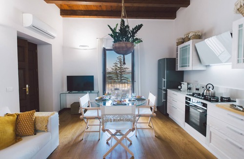 Ortigia Apartment | Experience DuoMo SeaView PlatinHome: Oceanfront Bliss Awaits