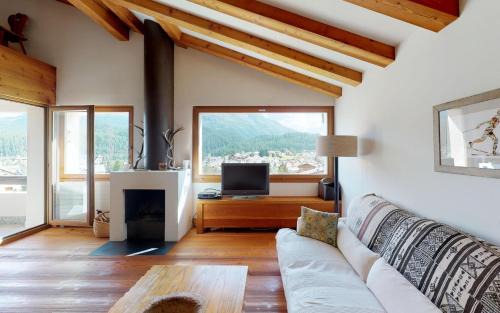 Celerina-Schlarigna Apartment | Discover Duos Sours: 4-Star Family-Friendly Retreat