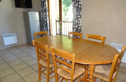 La Chapelle-en-Valgodemard Apartment | Spacious Duplex Apartment with Pool and Jacuzzi Amenities