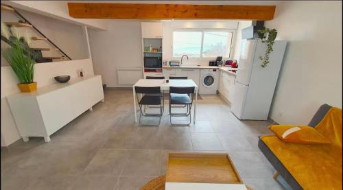Savasse Apartment | Duplex à la campagne et coin jardin