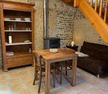 Samadet Apartment | Pet-Friendly Duplex à Samadet with High Guest Ratings