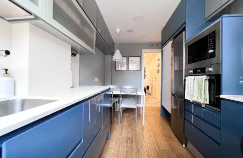 Avila Apartment | Elegant Duplex Ávila: Family-Friendly with Top Ratings