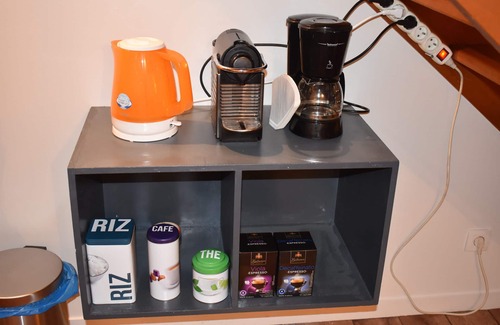 Montevrain Apartment | Convenient Duplex Near Disneyland Paris with Breakfast & Kitchen