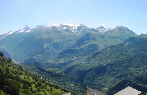 Auris Apartment | Cozy Duplex with Scenic Views Near Ski Slopes in Auris
