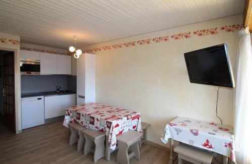 Auris Apartment | Cozy Duplex with Scenic Views Near Ski Slopes in Auris