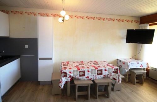 Auris Apartment | Cozy Duplex with Scenic Views Near Ski Slopes in Auris
