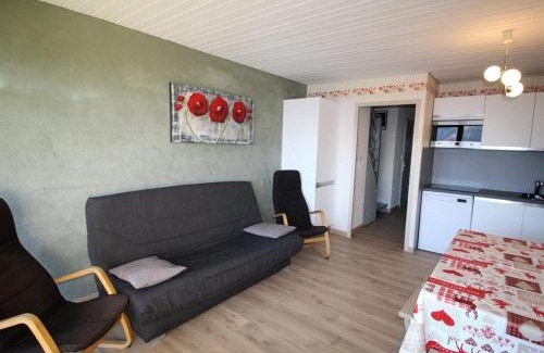 Auris Apartment | Cozy Duplex with Scenic Views Near Ski Slopes in Auris