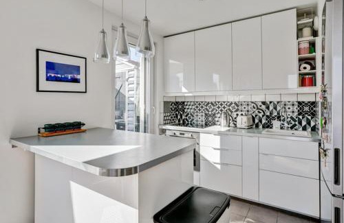Universite Apartment | Elegant Duplex with 3 Bedrooms and Rooftop Terrace