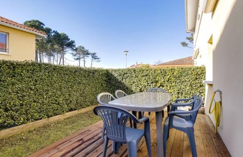 Biscarrosse Plage Apartment | Charming Duplex with Garden & Pool Near Biscarrosse Beach