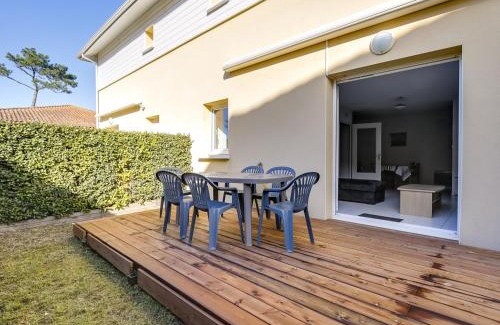 Biscarrosse Plage Apartment | Charming Duplex with Garden & Pool Near Biscarrosse Beach