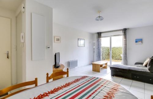 Biscarrosse Plage Apartment | Charming Duplex with Garden & Pool Near Biscarrosse Beach