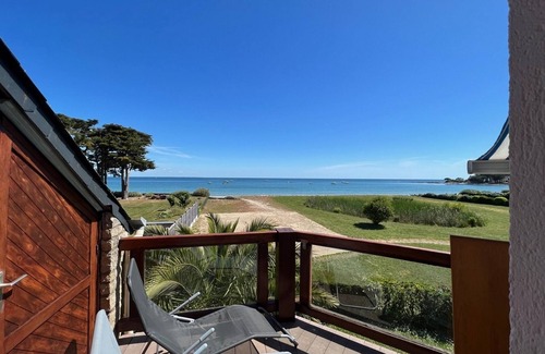 Saint-Jacques Apartment | Oceanfront Apartment Sarzeau for 5 with Spa & Breakfast