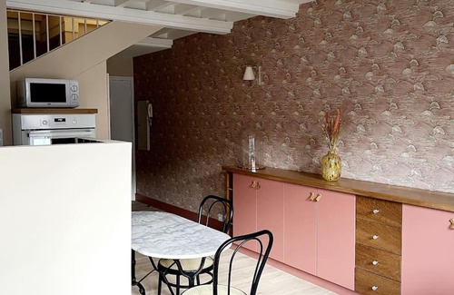 Centre Ancien Apartment | Modern Duplex in St Sauveur - Rated 9/10, Family Friendly