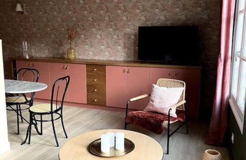 Centre Ancien Apartment | Modern Duplex in St Sauveur - Rated 9/10, Family Friendly