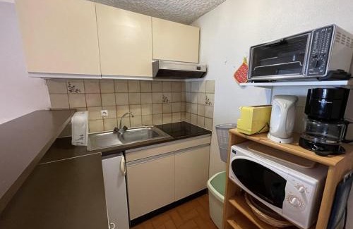 Laveissiere Apartment | Modern Duplex with Balcony in Central Location Near Slopes