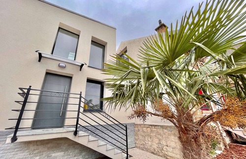 Vanves House | Cozy OG 2024 Duplex - Family Friendly, Near Porte de Versailles