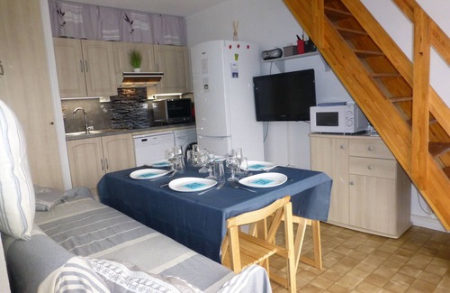 Saint-Cyprien Plage Villa | Cozy Duplex with Pool & Garden, Steps from the Sea