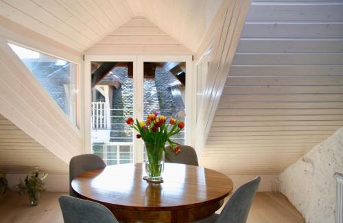 La Neuveville Apartment | Experience Comfort at Duplex Allegro - Guest Rated 9.2
