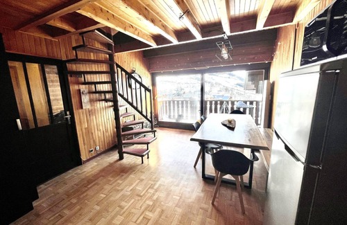 Albiez-Montrond Apartment | Cozy Duplex Apartment for 6, Steps from the Slopes