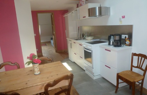 Albertville Apartment | Cozy Duplex Apartment with Kitchen and Breakfast Included