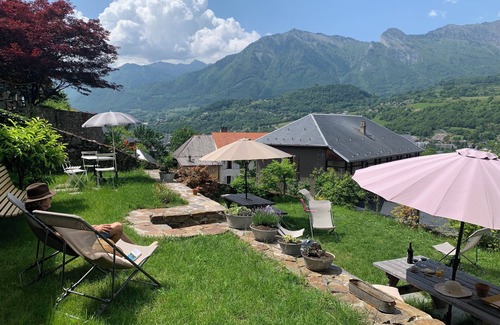 Albertville Apartment | Cozy Duplex Apartment with Kitchen and Breakfast Included