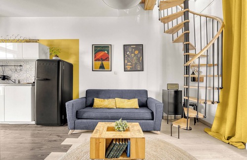 Minimes - Barriere de Paris Apartment | Duplex apartment in the heart of Les Minimes, close to the Canal du Midi and the metro.