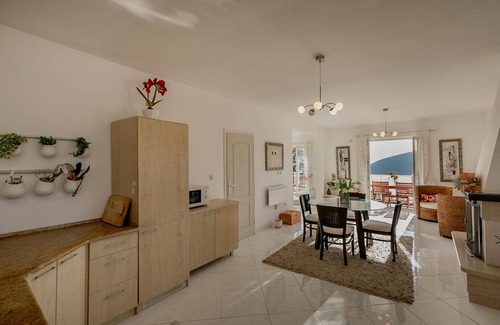 Topla Apartment | Oceanfront Duplex Apartment with Scenic Views in Herceg Novi