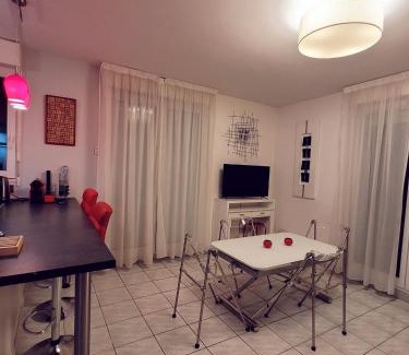Les Clayes-sous-Bois Apartment | Duplex Art Place: Family-Friendly Stay for Olympics 2024
