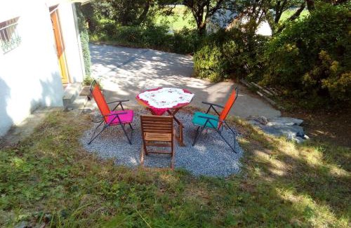 Geu Apartment | Cozy Duplex Retreat at the Foot of the Pyrenees