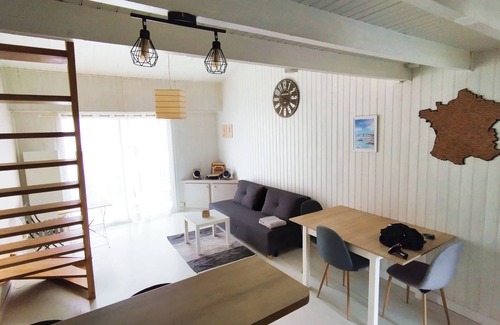 Saint-Brevin-l'Ocean Apartment | Ocean View Duplex Steps from the Beach - Guest Rated 10/10