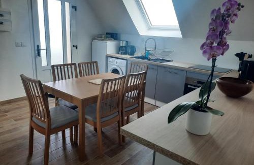 Saint-Come-de-Fresne Apartment | Beautiful Duplex with Ocean View - La Rose des Vents
