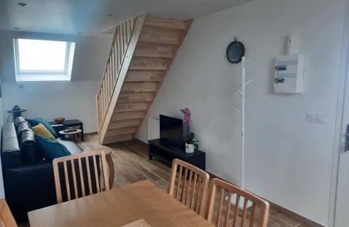 Saint-Come-de-Fresne Apartment | Beautiful Duplex with Ocean View - La Rose des Vents