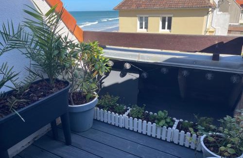 Wissant Apartment | Duplex with Jacuzzi and Breathtaking Ocean View in Wissant