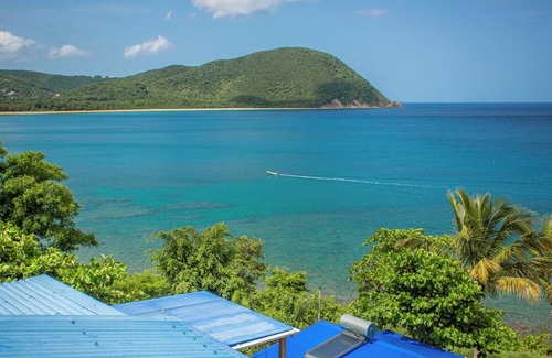 Rifflet Apartment | Panoramic Bay View Duplex with Direct Beach Access